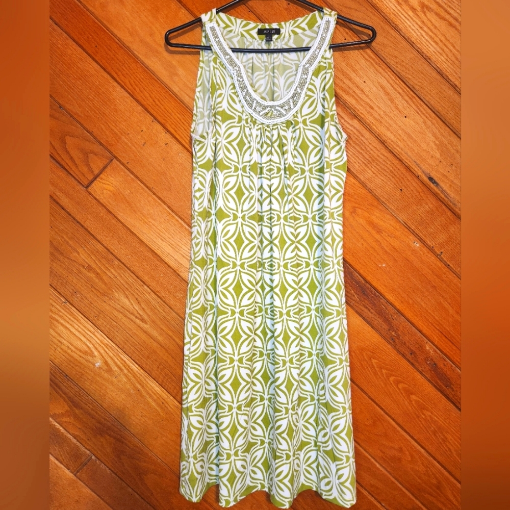 Apt 9 green and white beaded neck sleeveless dress size small